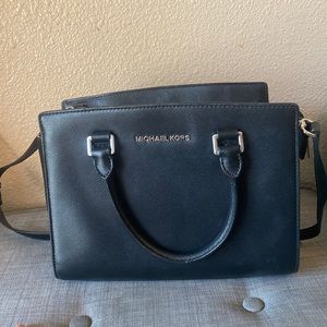 Black Michael lots purse used